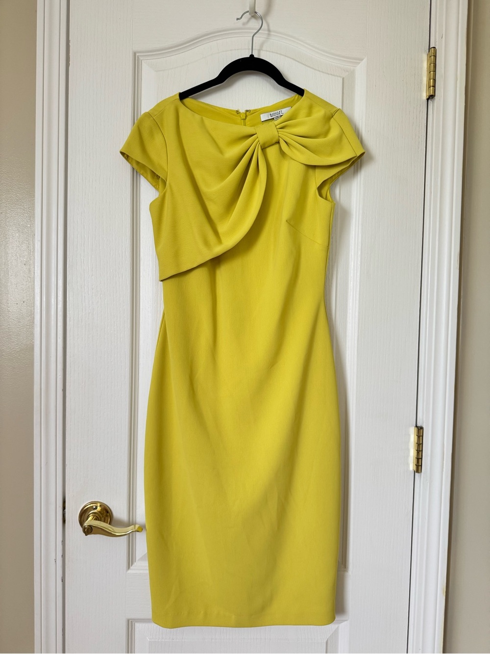 Badgley Mischka Bow Front Sheath Dress Size 2 Yellow Cocktail Occasion Dress